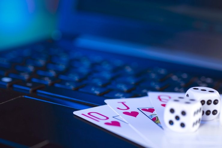 Weekly cashback and tier progression rewards on login udintogel